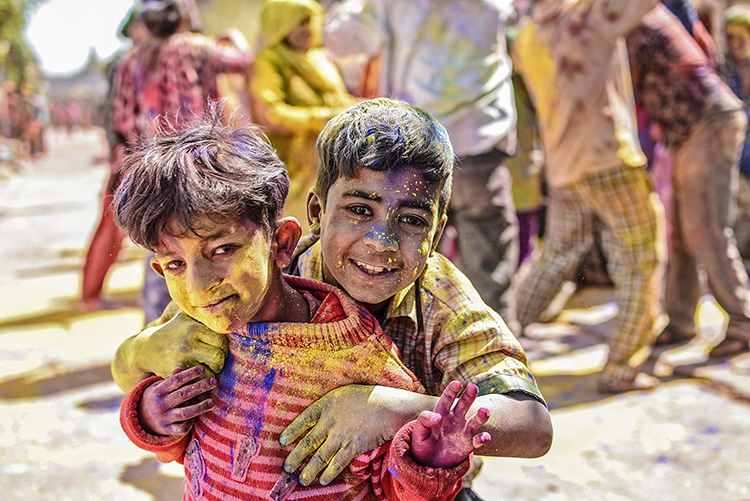 Love - Smiling children at Bodh Gaya