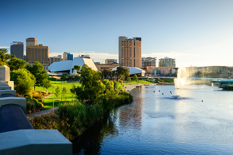 Best onth to travel: Adelaide Adelaide city skyline