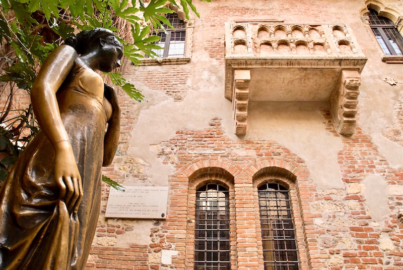 意大利维罗纳朱丽叶故居朱丽叶铜像