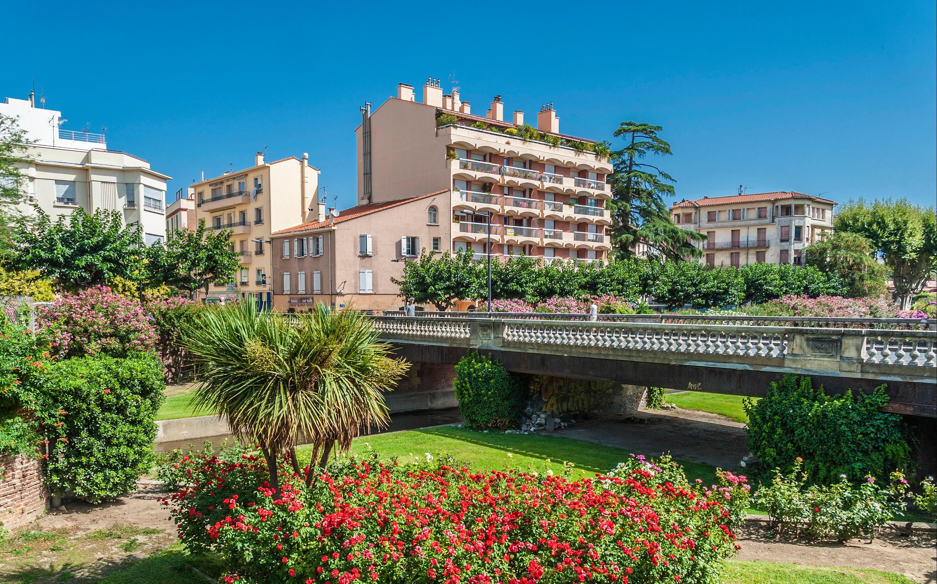 Cheap Flights to Perpignan KAYAK