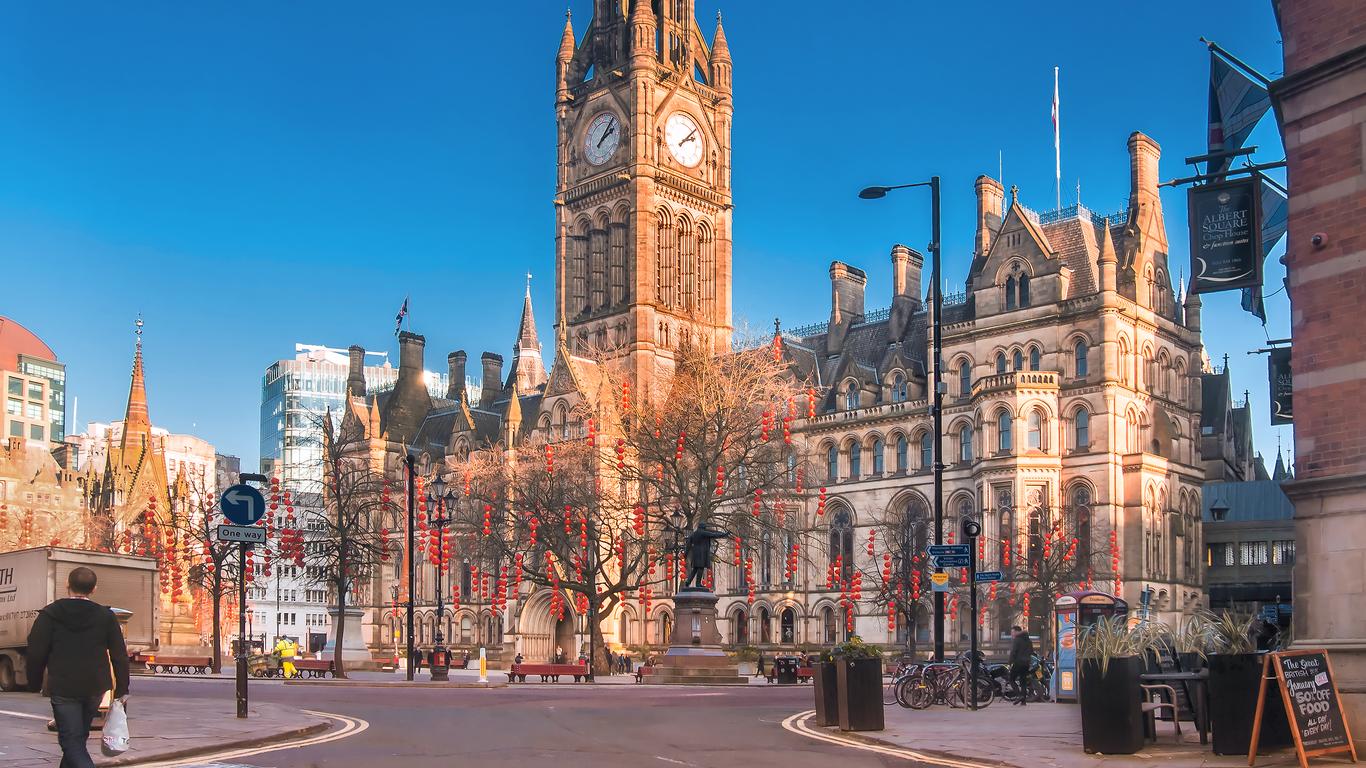 Car hire in Albert Square - Town Hall (Manchester)