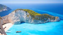 Find cheap flights to Greece
