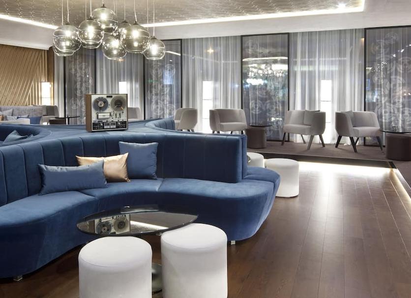 Lounge Photo