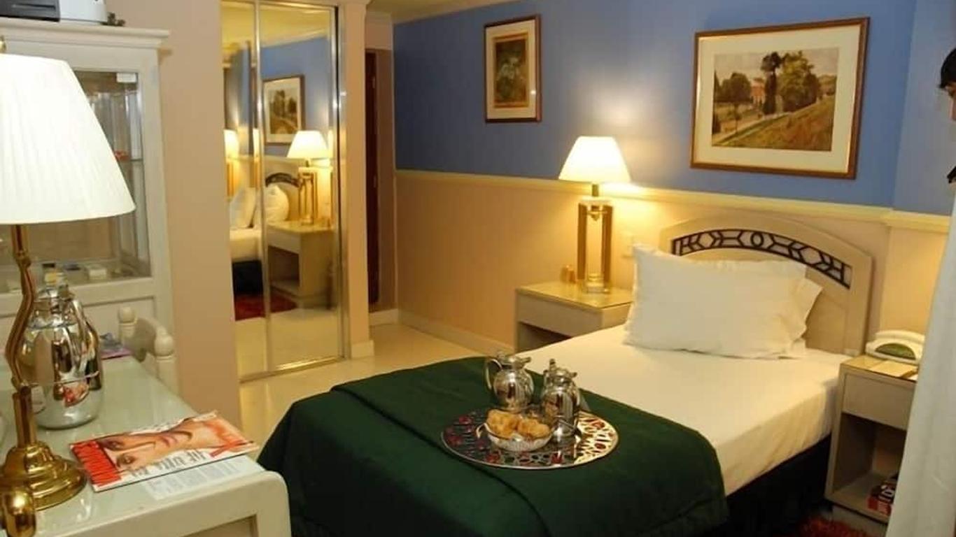 Hotel-Monti