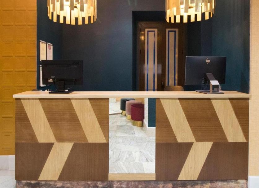 Front desk Photo
