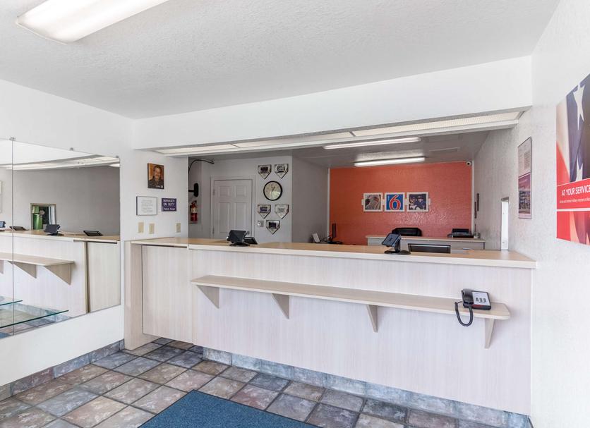 Front desk Photo