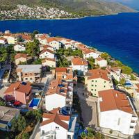 Sea view Holiday Home in Okrug Gornji near Bocici Beach