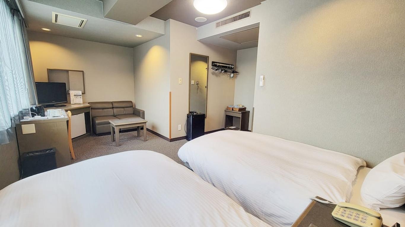 Hotel Route-Inn Court Chikuma-Koshoku