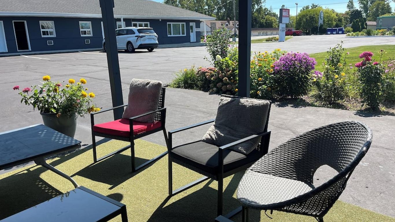 East Court Motel