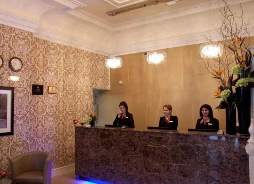 Front desk Photo