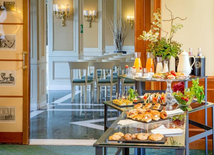 Buffet Photo