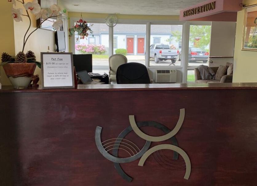 Front desk Photo