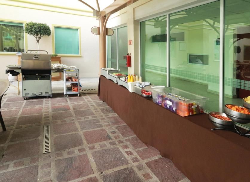 Buffet Photo
