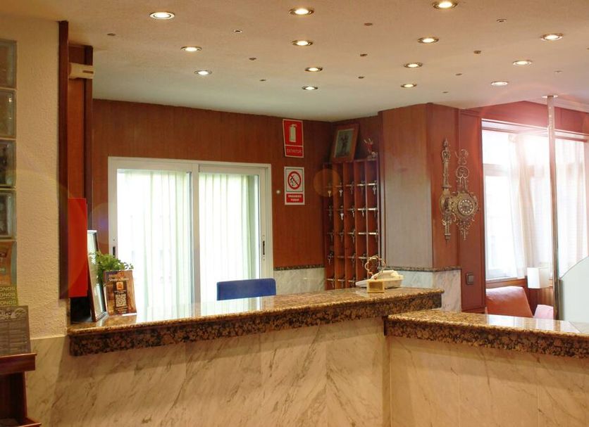 Front desk Photo