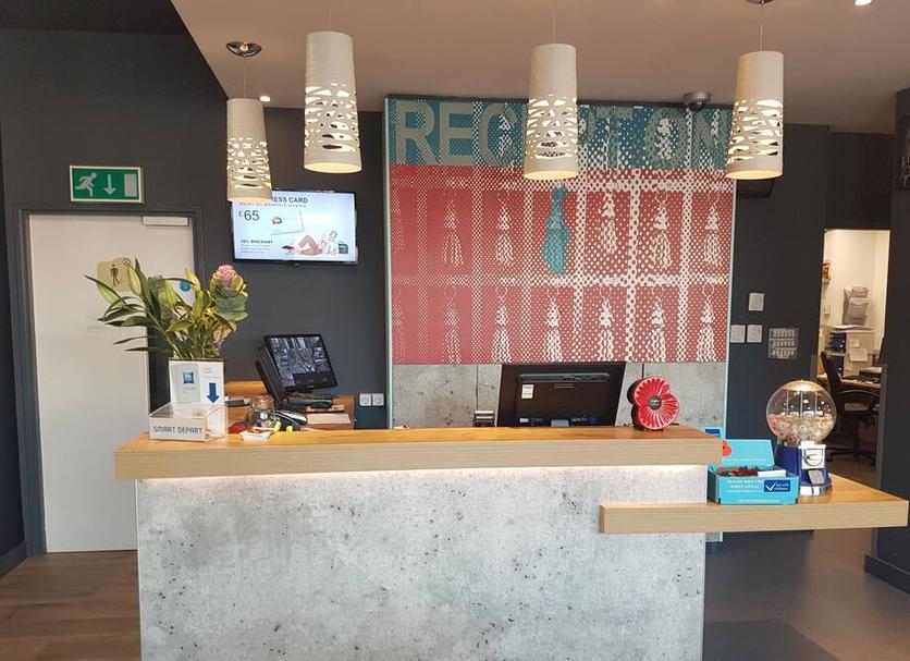 Front desk Photo