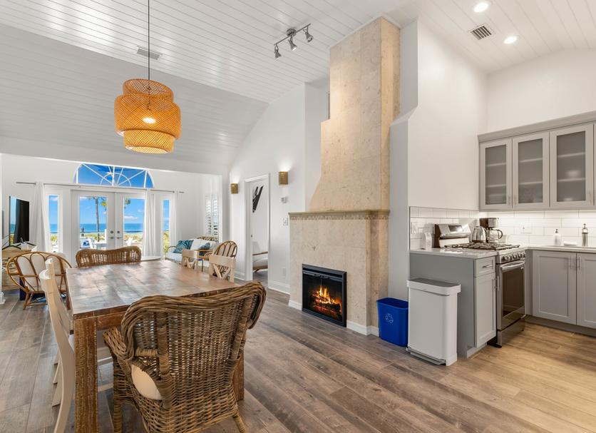 Dining room Photo