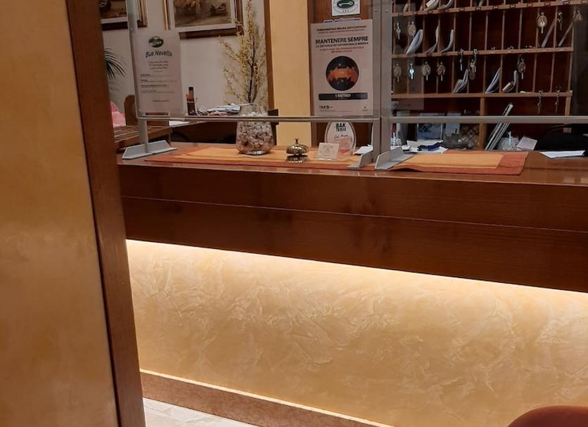 Front desk Photo