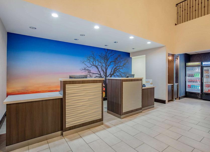 Front desk Photo