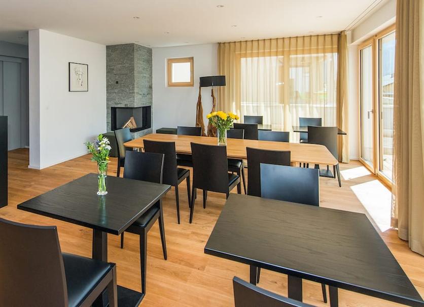 Dining room Photo