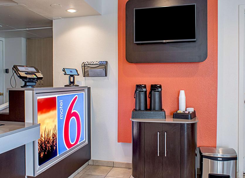 Front desk Photo