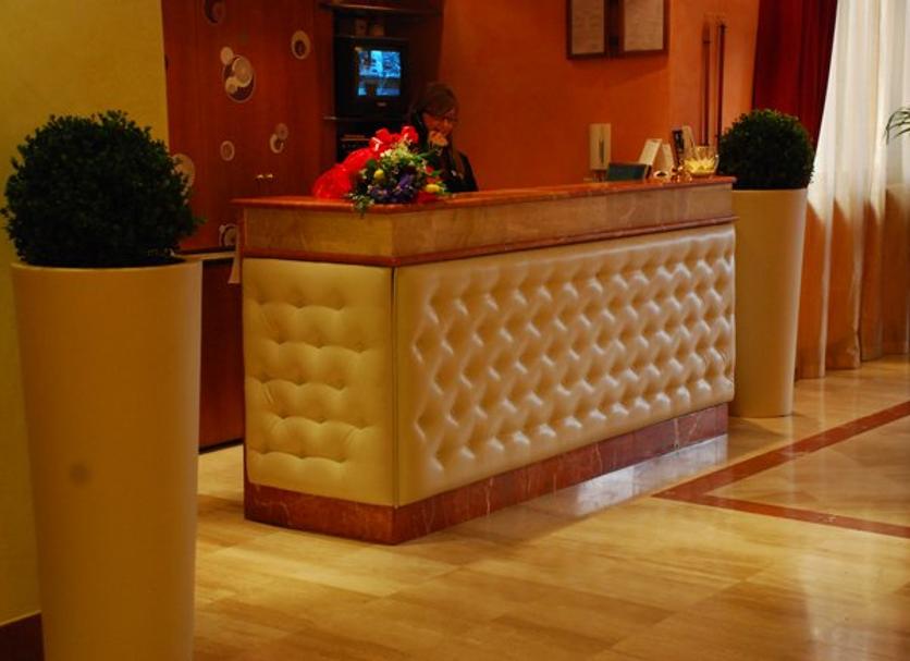 Front desk Photo