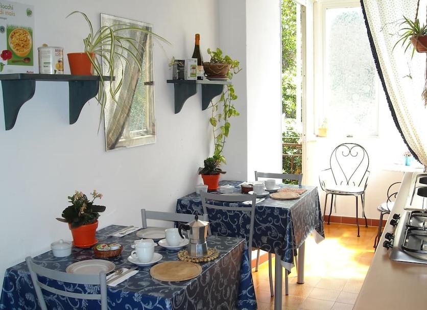Dining room Photo
