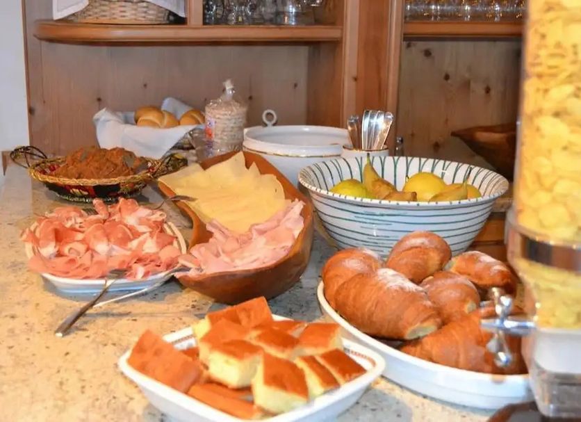 Buffet Photo