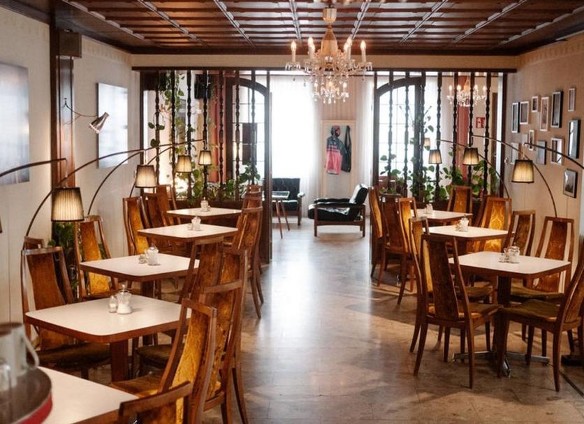 Restaurant Photo