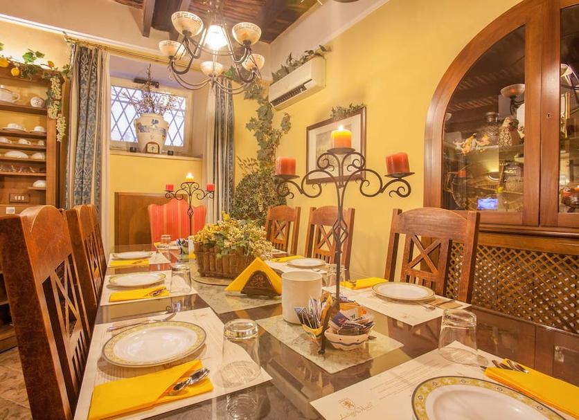 Dining room Photo