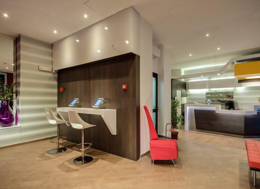 Front desk Photo
