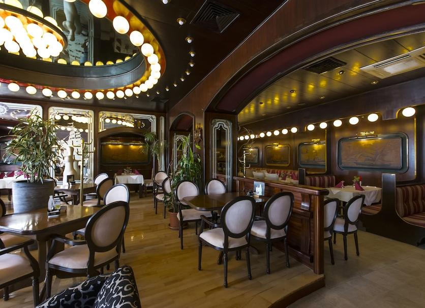 Restaurant Photo