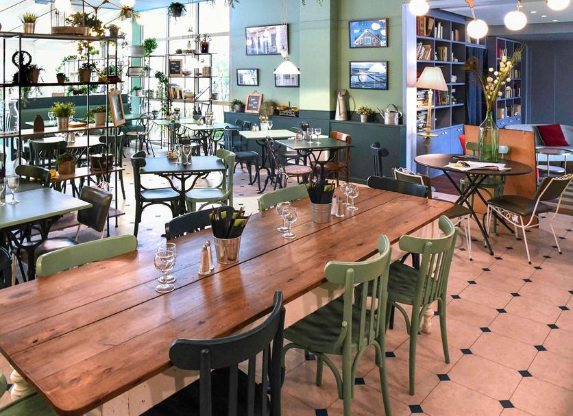 Restaurant Photo