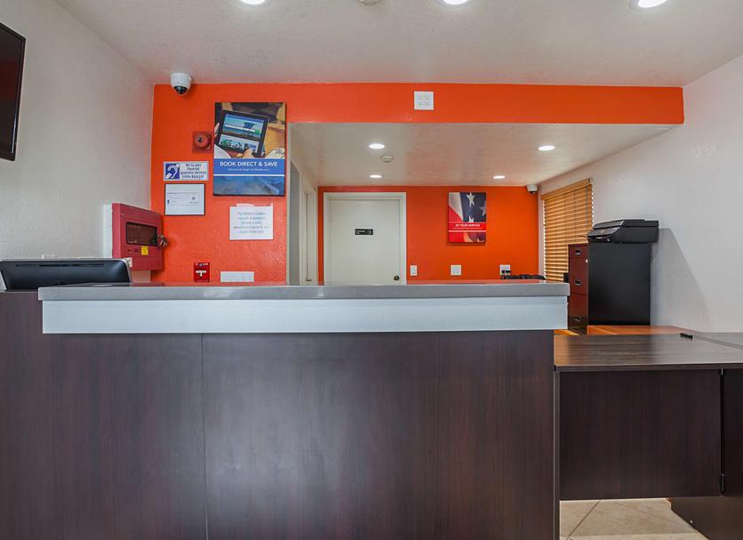 Front desk Photo