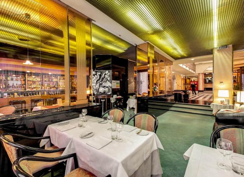 Restaurant Photo
