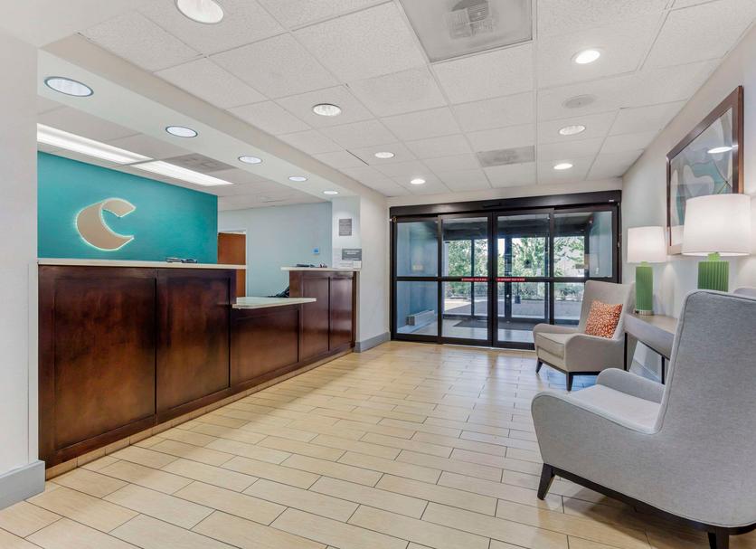 Front desk Photo