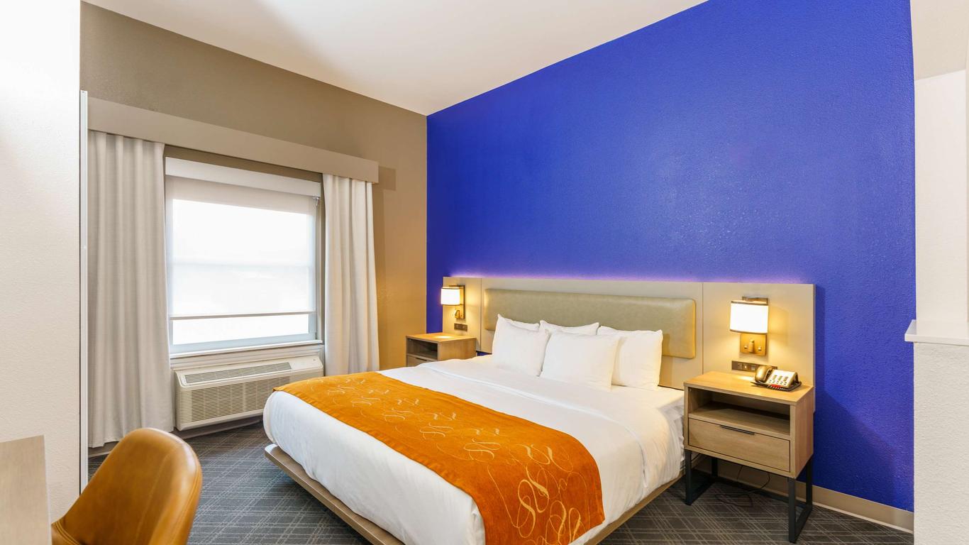 Comfort Suites University Drive