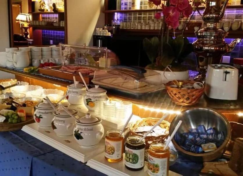 Buffet Photo