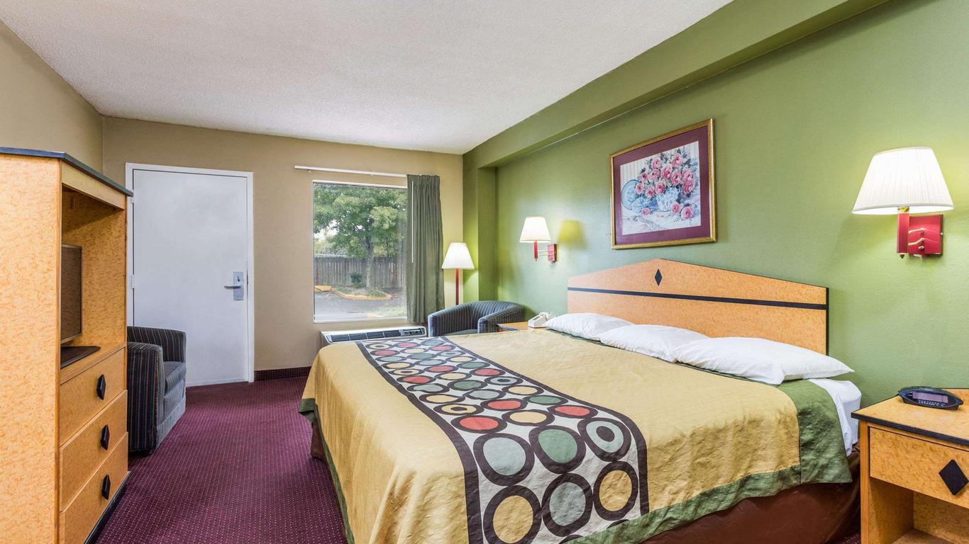 Super 8 by Wyndham Atlanta Northeast GA