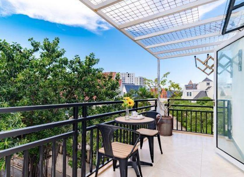 Balcony Photo