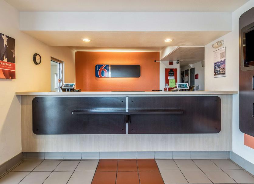 Front desk Photo