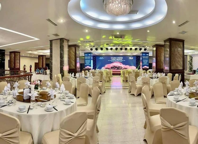 Banquet hall Photo