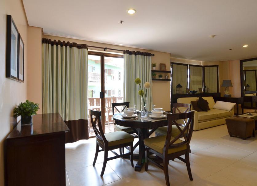 Dining room Photo