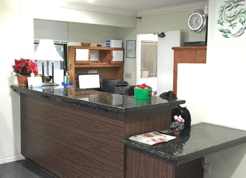 Front desk Photo