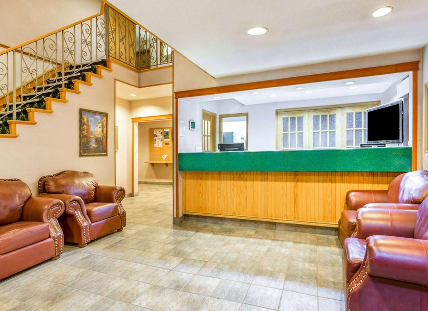 Front desk Photo