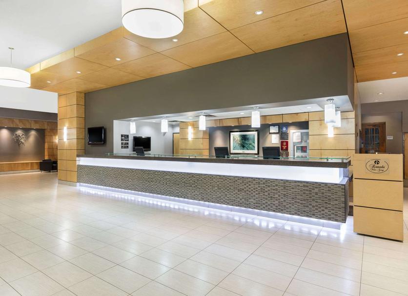 Front desk Photo