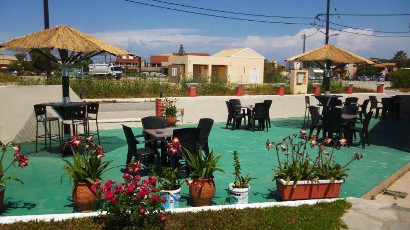 Alexis Pool Apartments