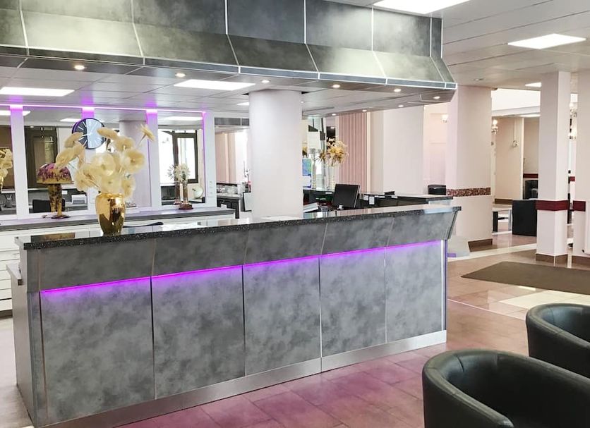 Front desk Photo