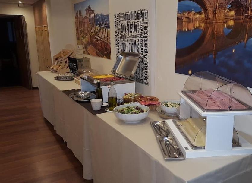 Buffet Photo