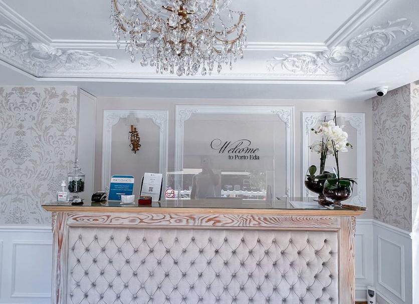 Front desk Photo