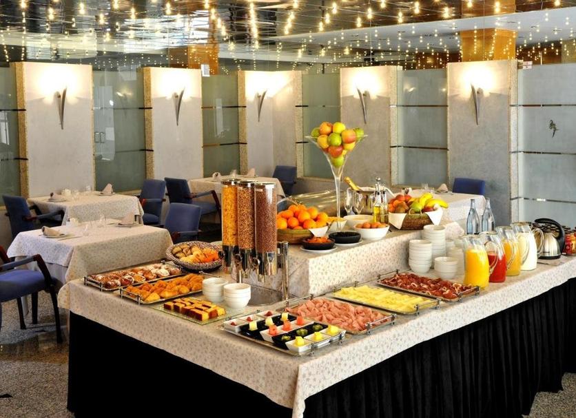 Buffet Photo